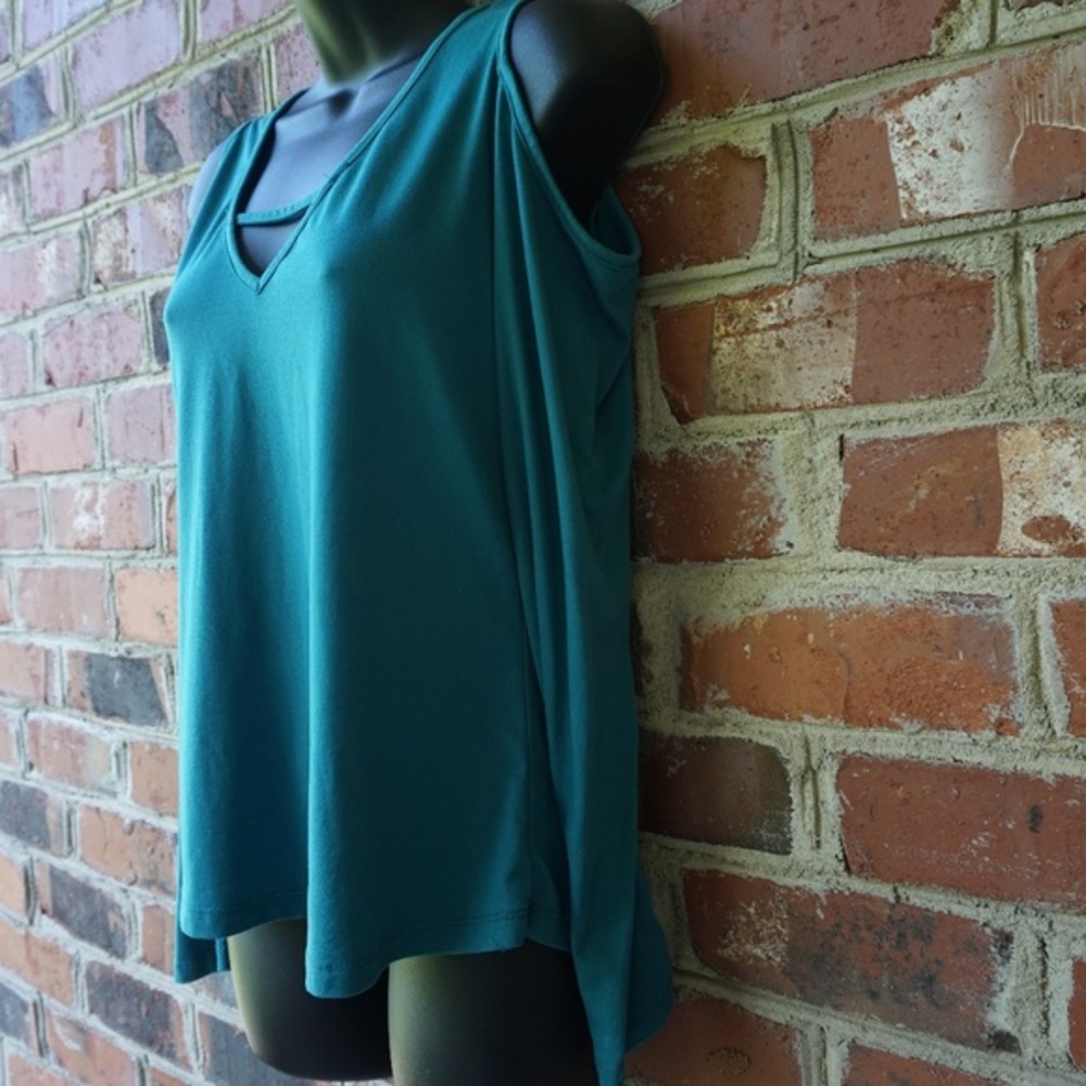 Teal Rue21 Cold-Shoulder Top - Picture 5 of 6
